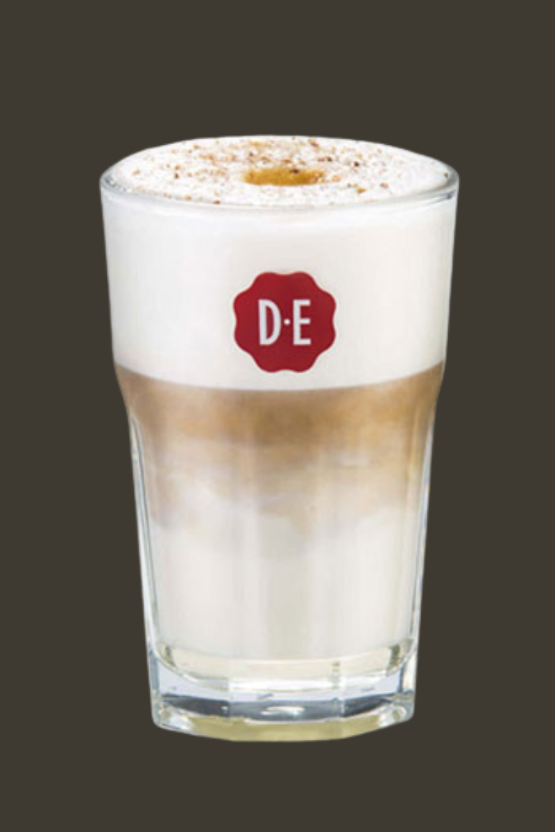 Kaffe med mælk og nøddesmag